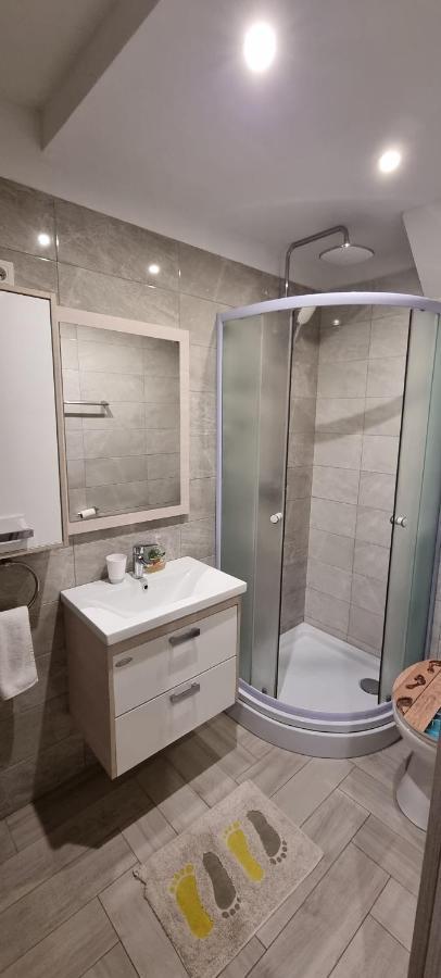 Apartmani Tatic Stinjan Luaran gambar