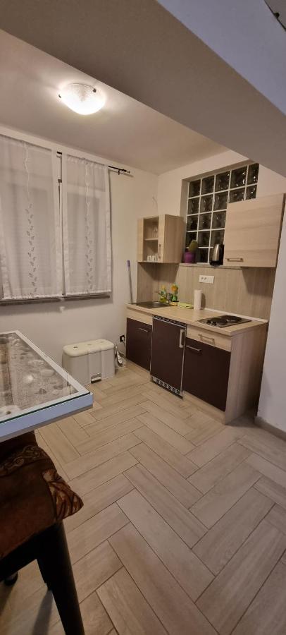 Apartmani Tatic Stinjan Luaran gambar