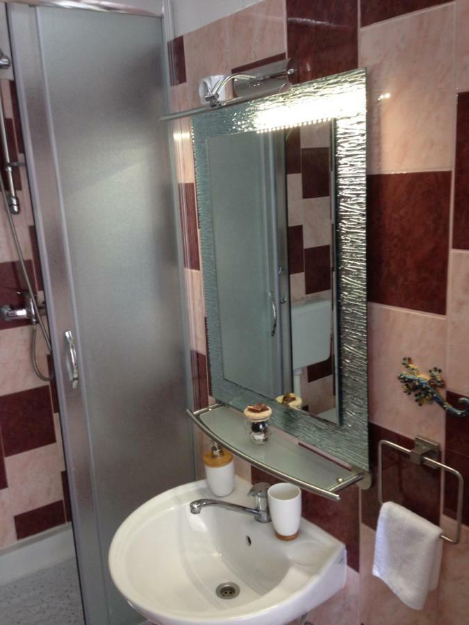 Apartmani Tatic Stinjan Luaran gambar