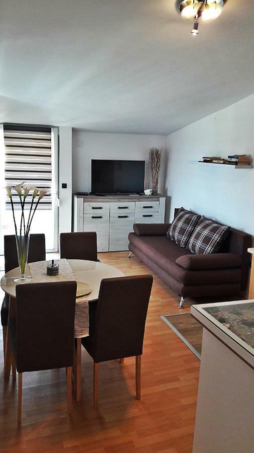 Apartmani Tatic Stinjan Luaran gambar