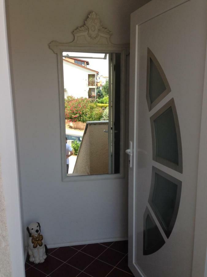 Apartmani Tatic Stinjan Luaran gambar